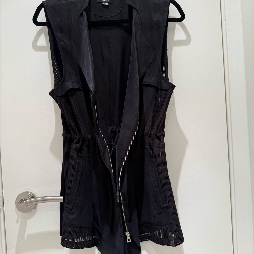 RUDSAK Black Sleeveless Vest